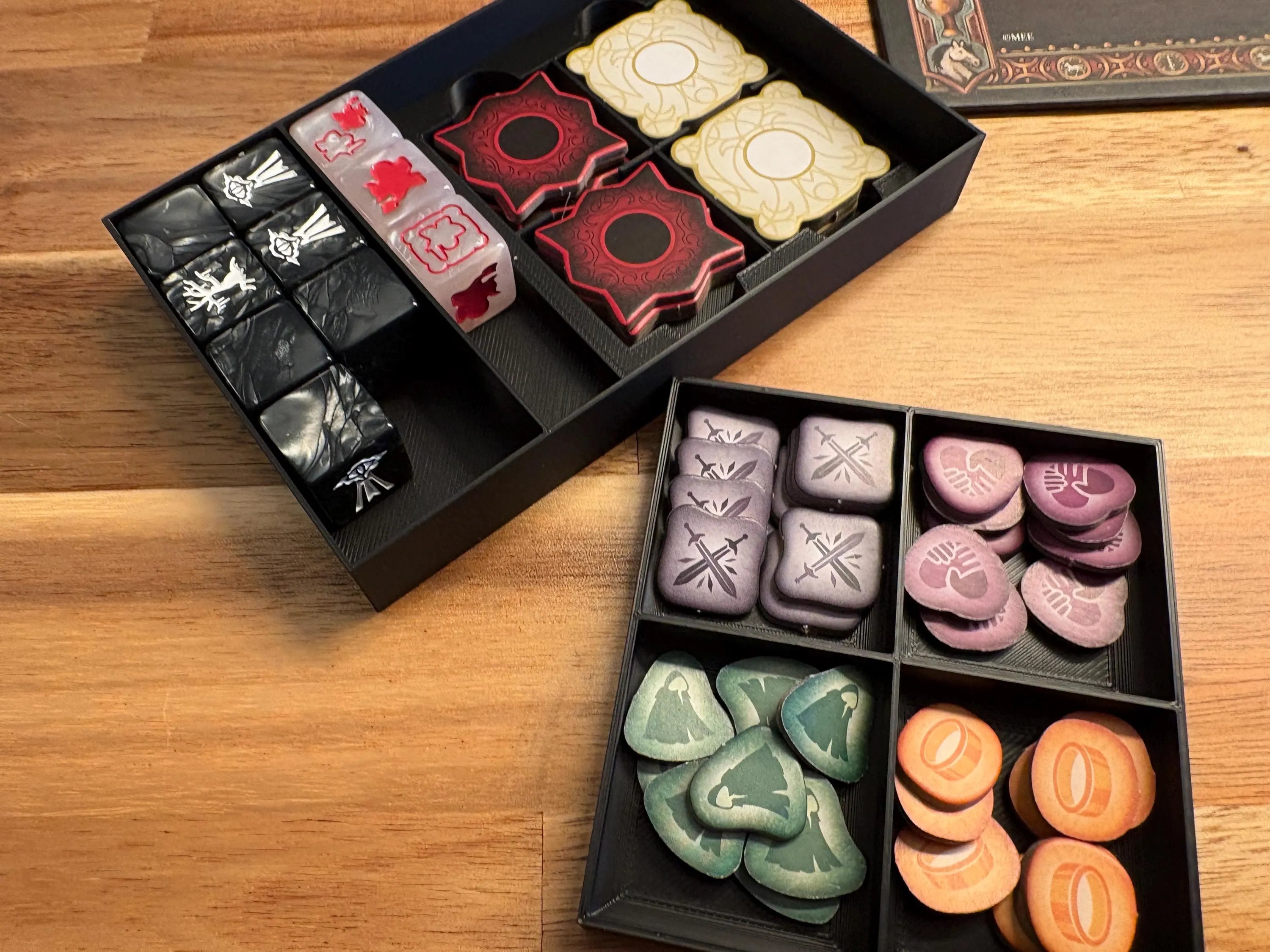 Herr der Ringe: Schicksal der Gemeinschaft Insert